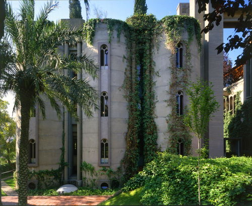 介于现实与乌托邦之间的鬼才建筑师ricardo bofill