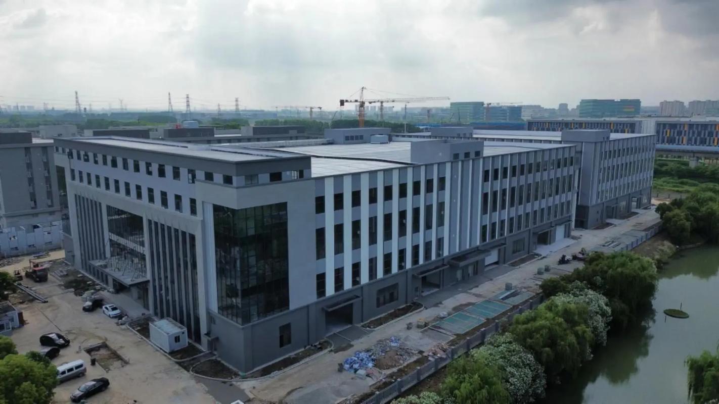 火车头工厂厂房外立面效果图参考.#工业园区 #建筑设计 #工